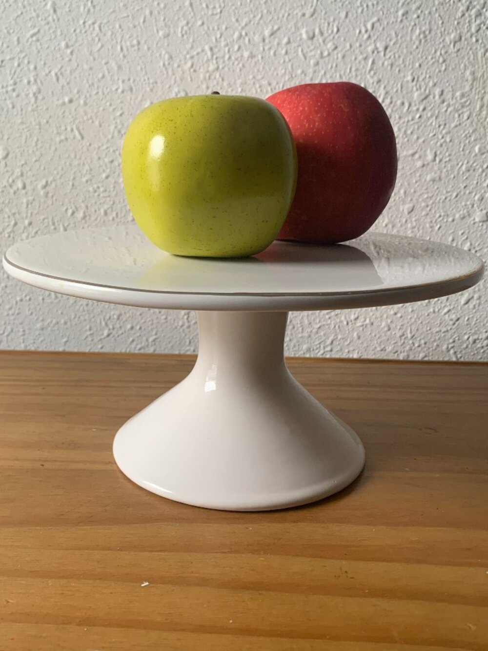 Cake stand gold foil edge white round Earthenware 9 inch